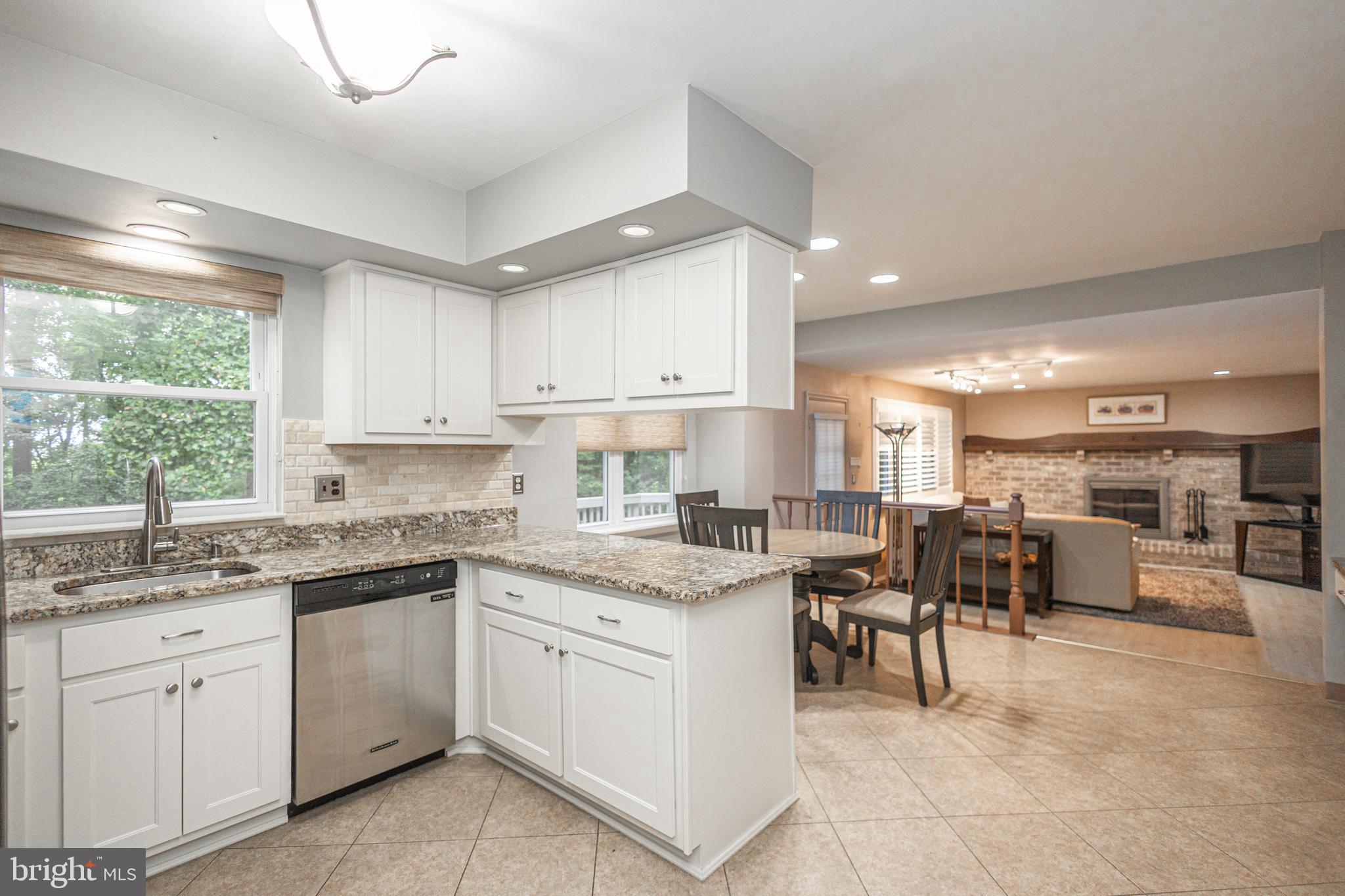 WOODLYN CROSSING - Residential