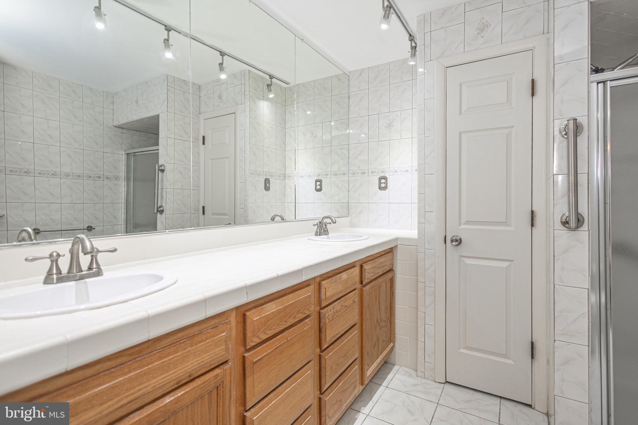 WOODLYN CROSSING - Residential