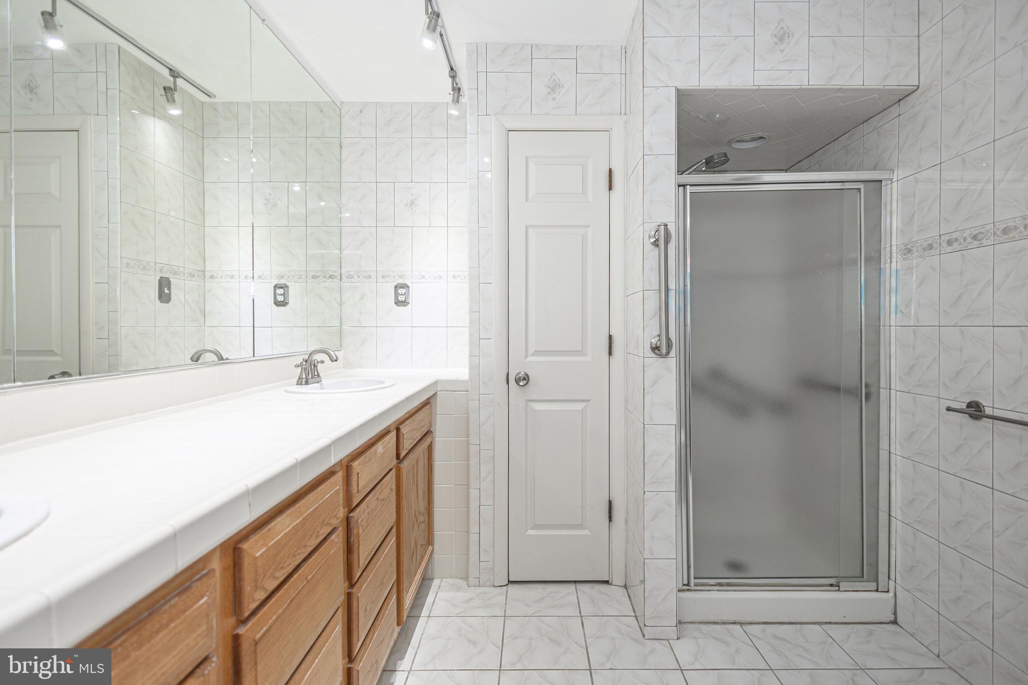 WOODLYN CROSSING - Residential