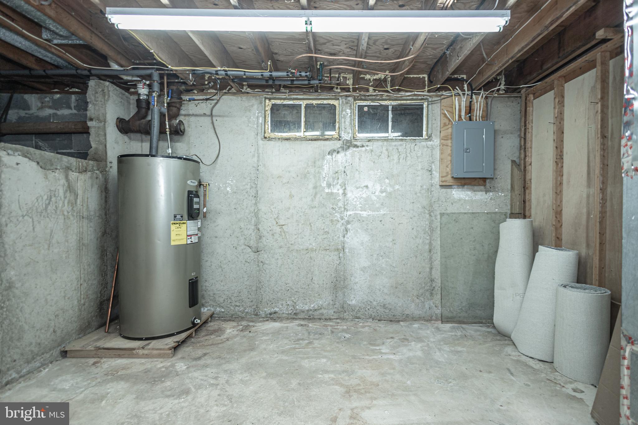 WOODLYN CROSSING - Residential