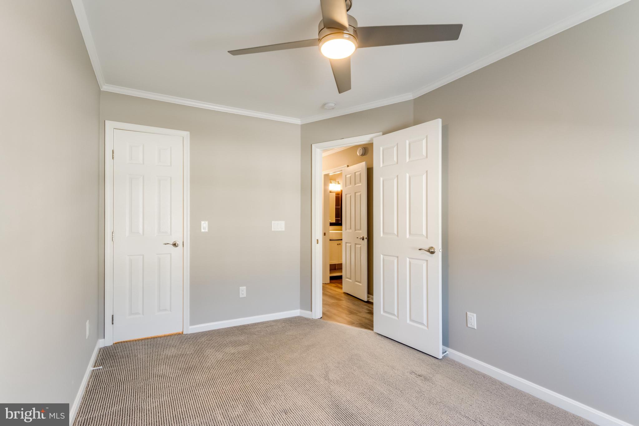 VERSAILLES - Residential