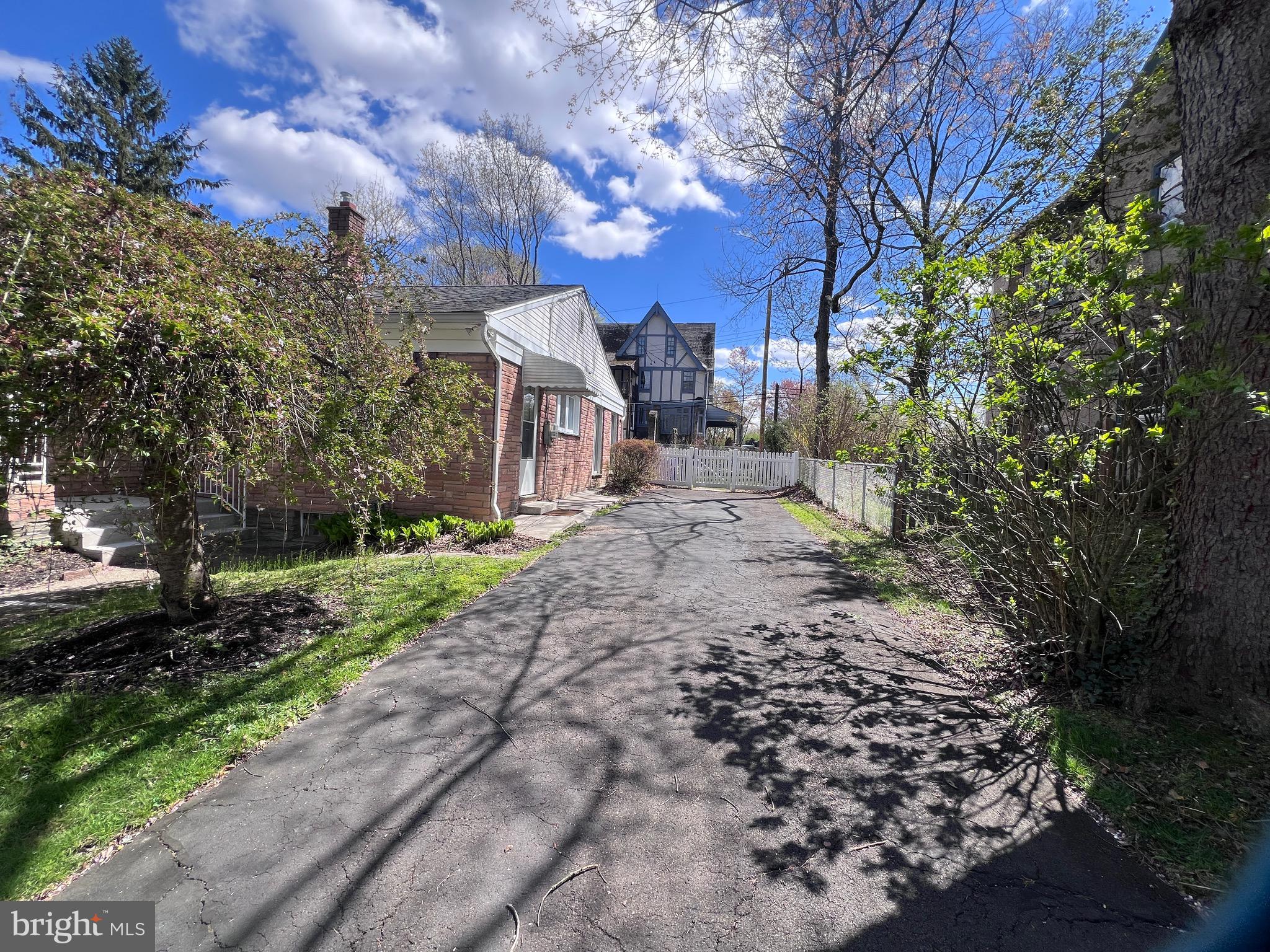 CHELTEN HILLS - Residential