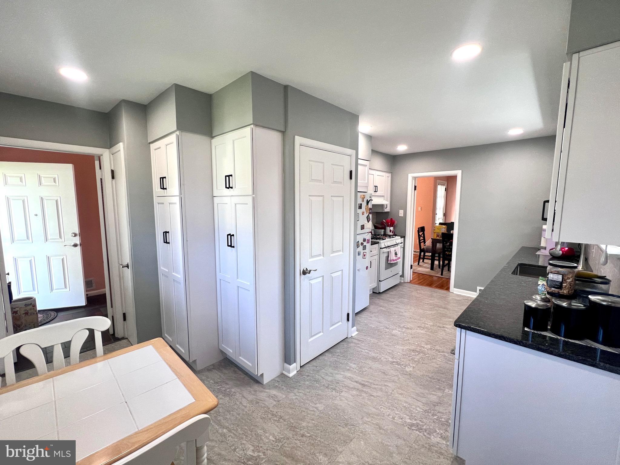 CHELTEN HILLS - Residential