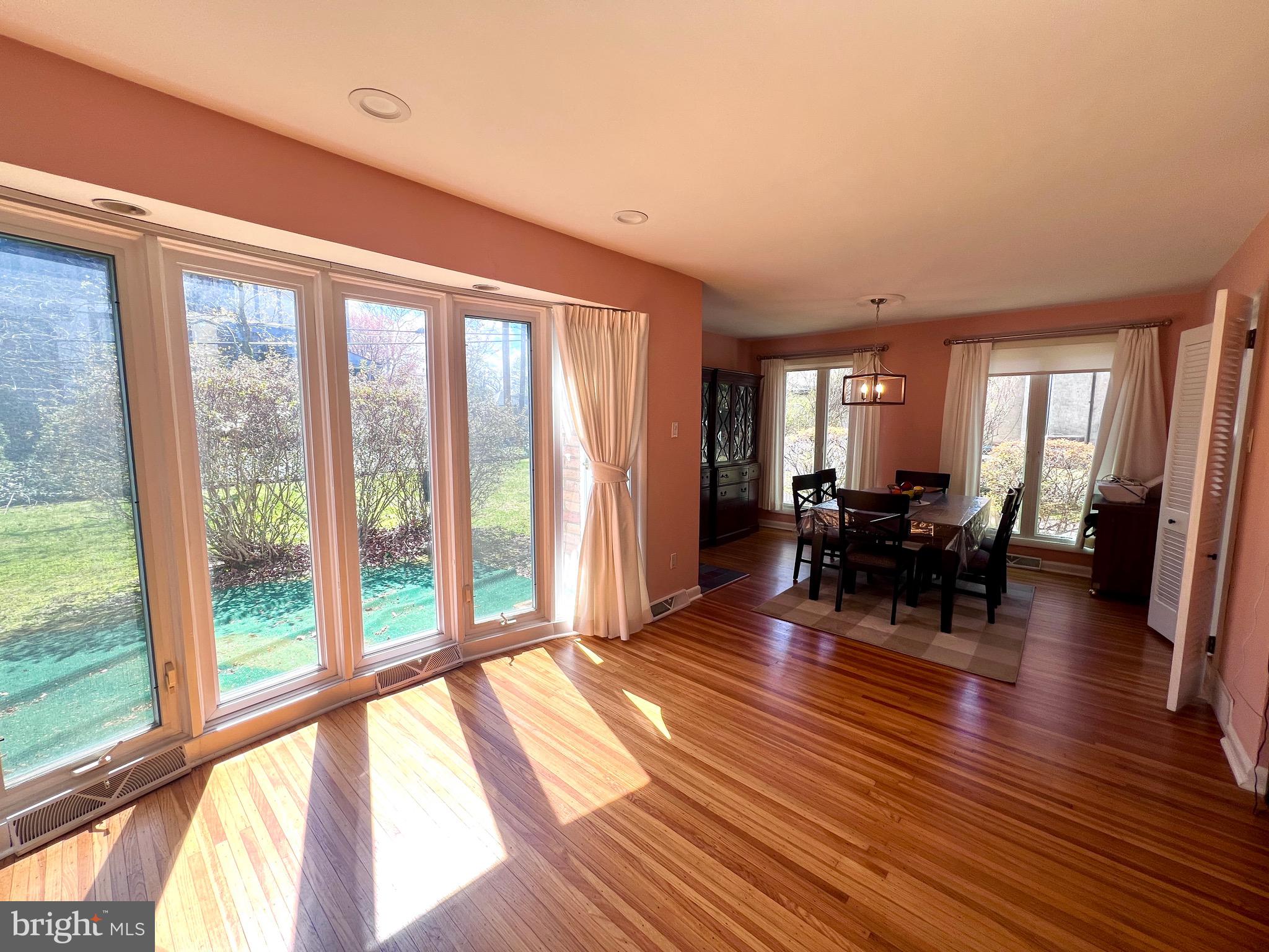 CHELTEN HILLS - Residential