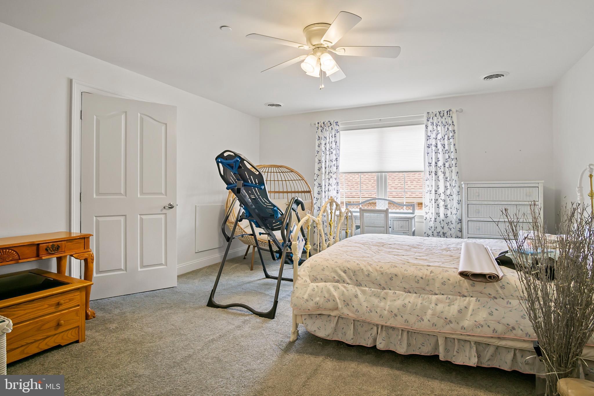 EMERALD POINTE - Residential