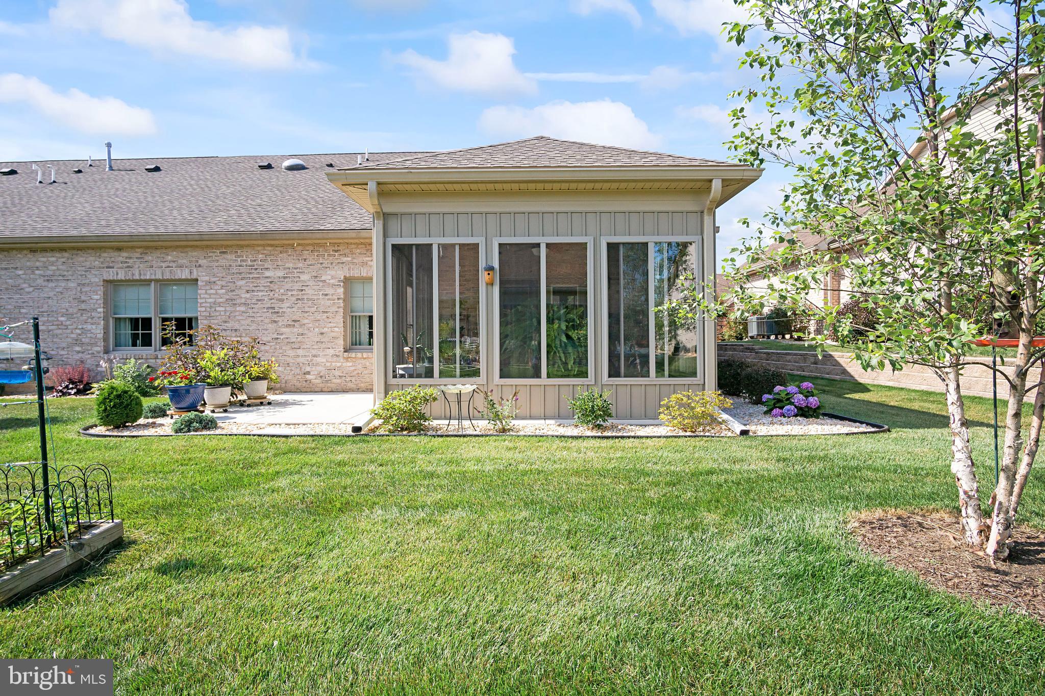 EMERALD POINTE - Residential