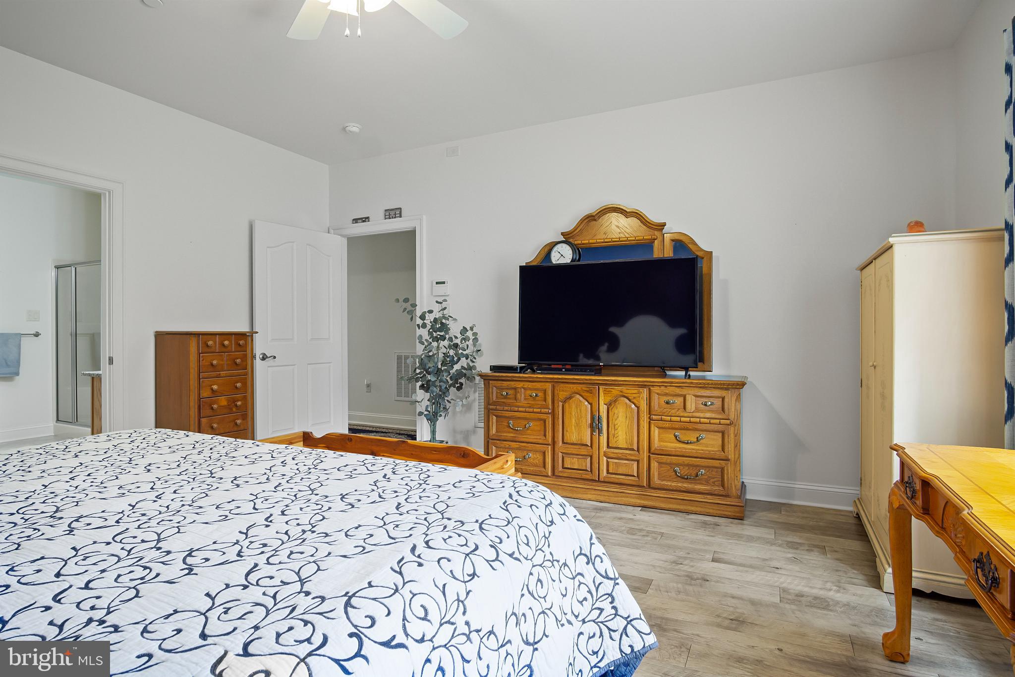 EMERALD POINTE - Residential