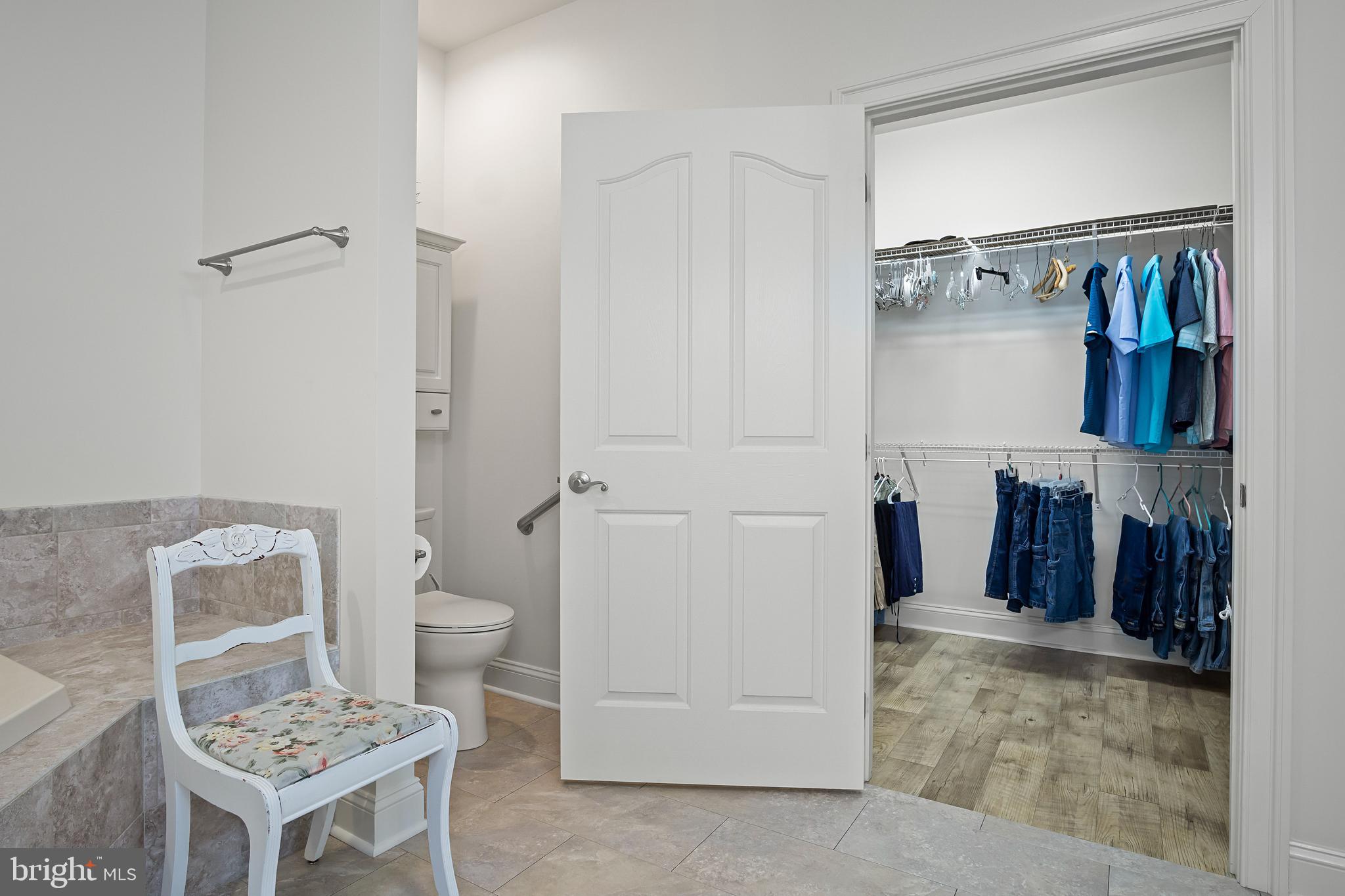 EMERALD POINTE - Residential