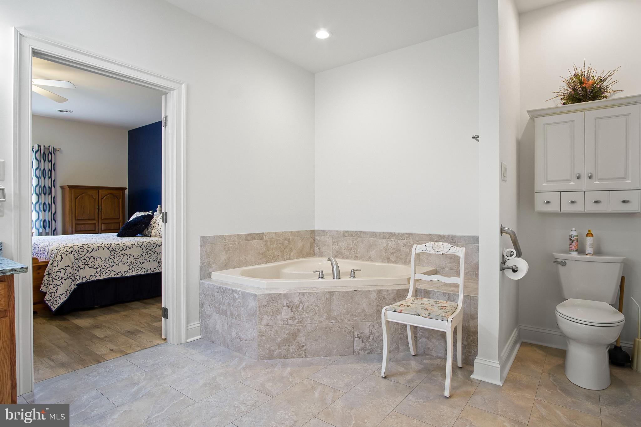 EMERALD POINTE - Residential