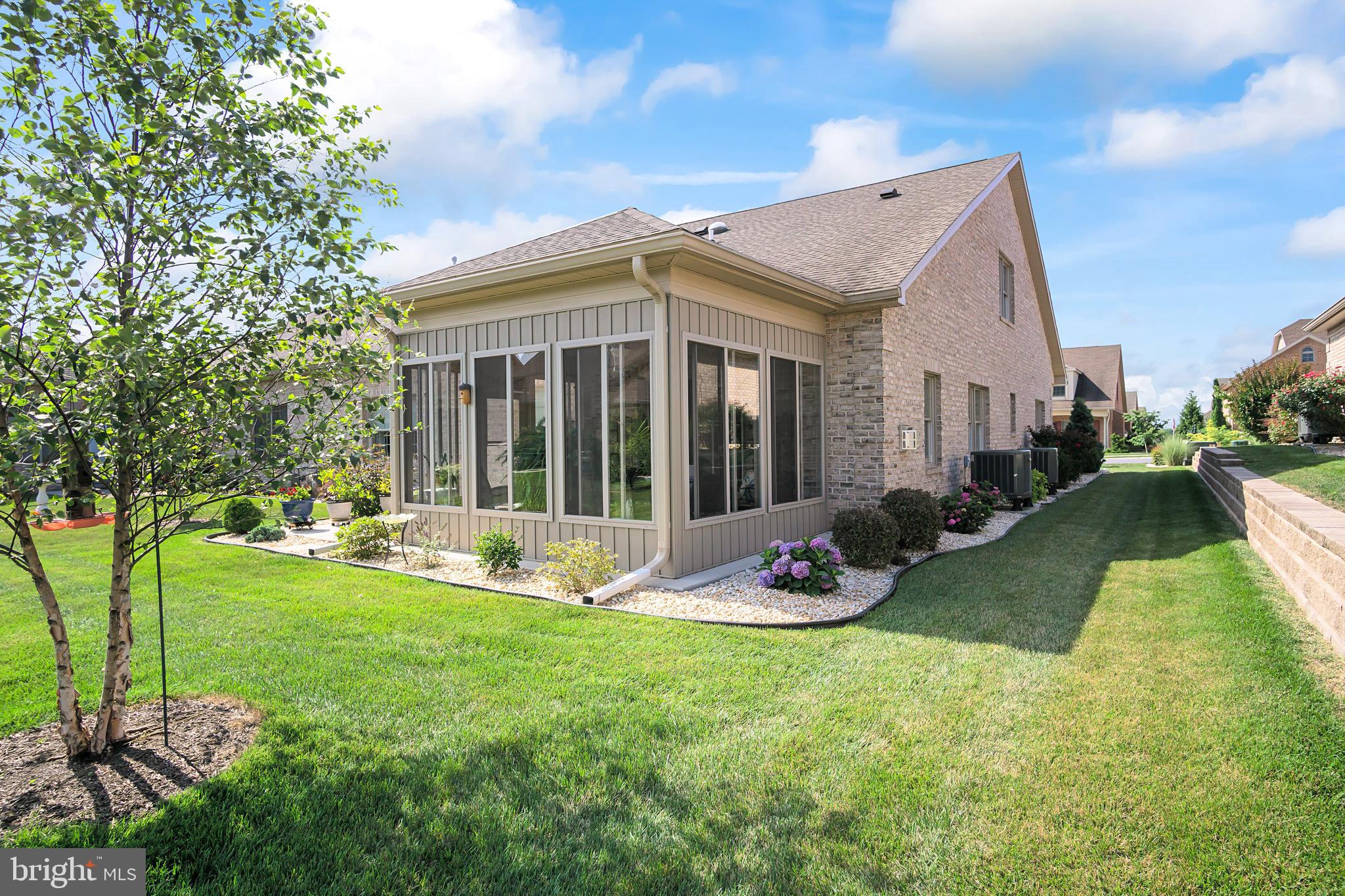 EMERALD POINTE - Residential