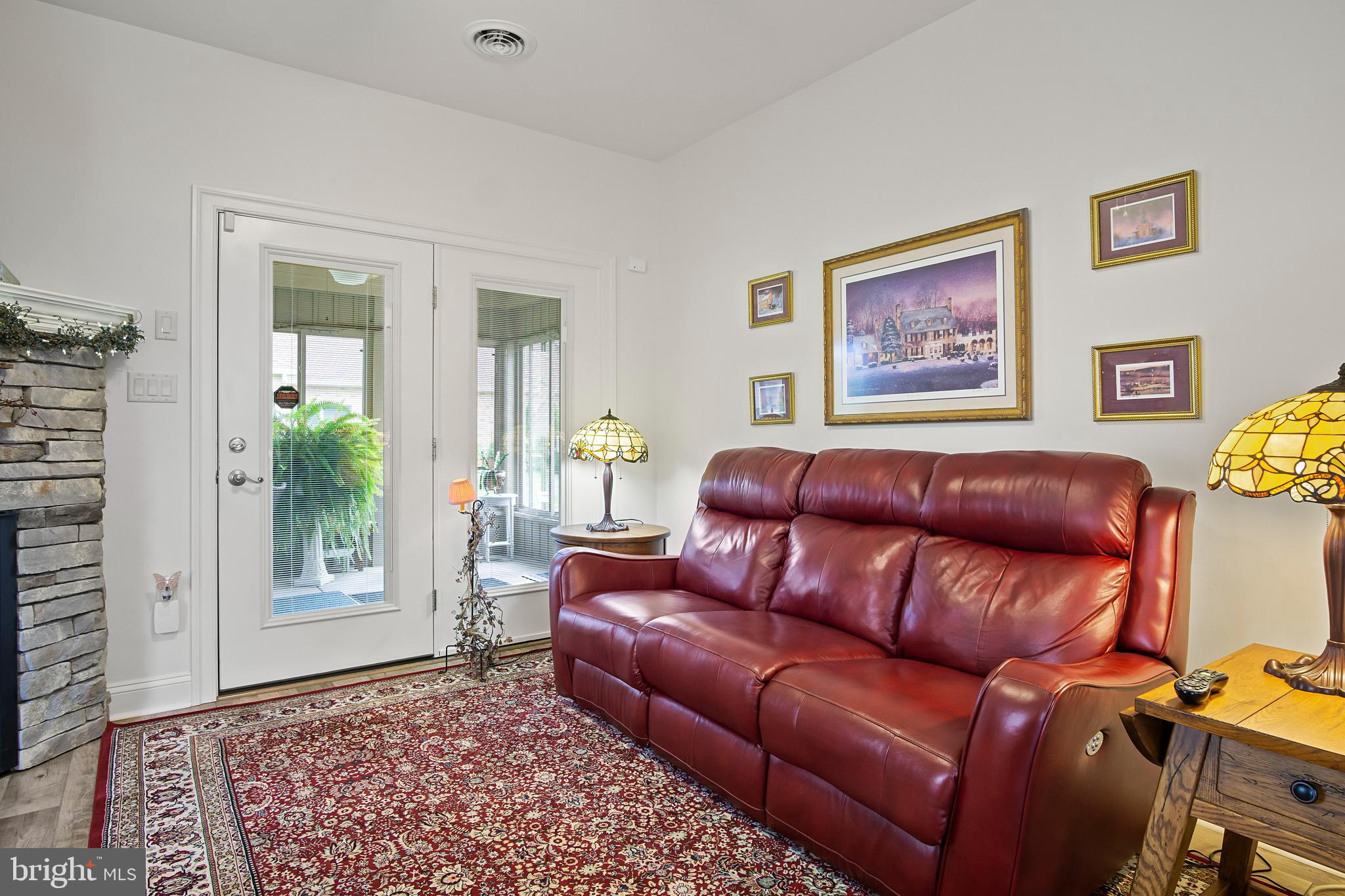 EMERALD POINTE - Residential