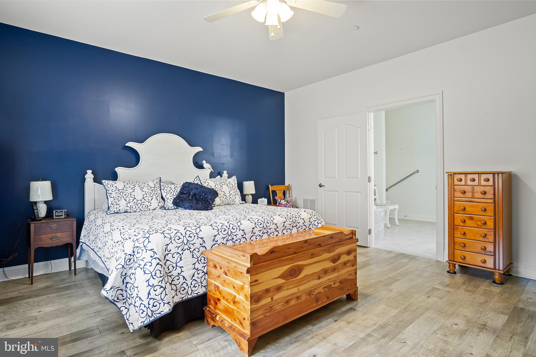 EMERALD POINTE - Residential