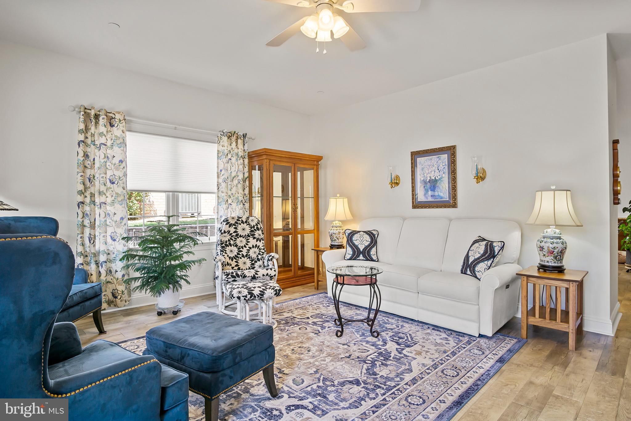 EMERALD POINTE - Residential