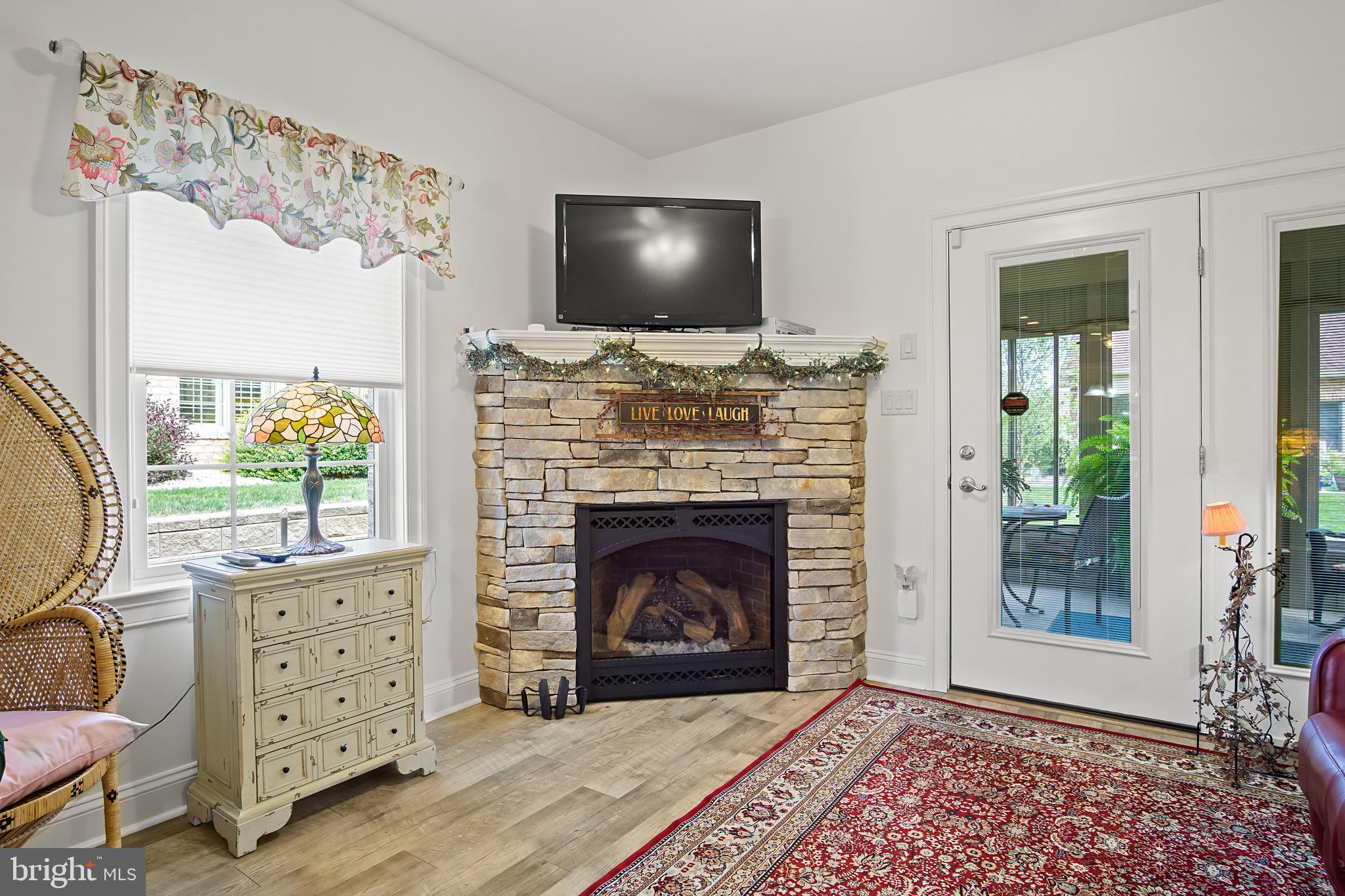 EMERALD POINTE - Residential