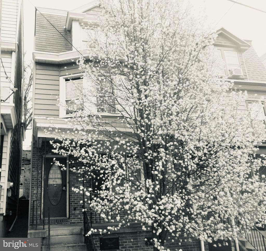 Photo of 312 S Jackson Street, POTTSVILLE, PA 17901 (MLS # PASK2024436)