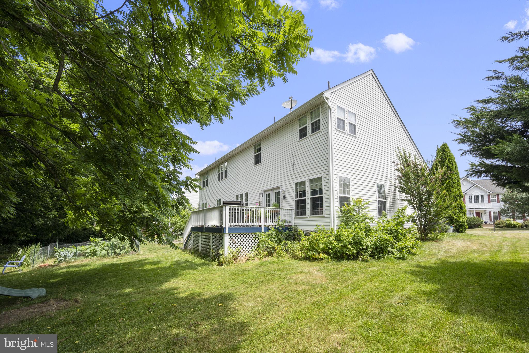 LOCUST HILL - Residential