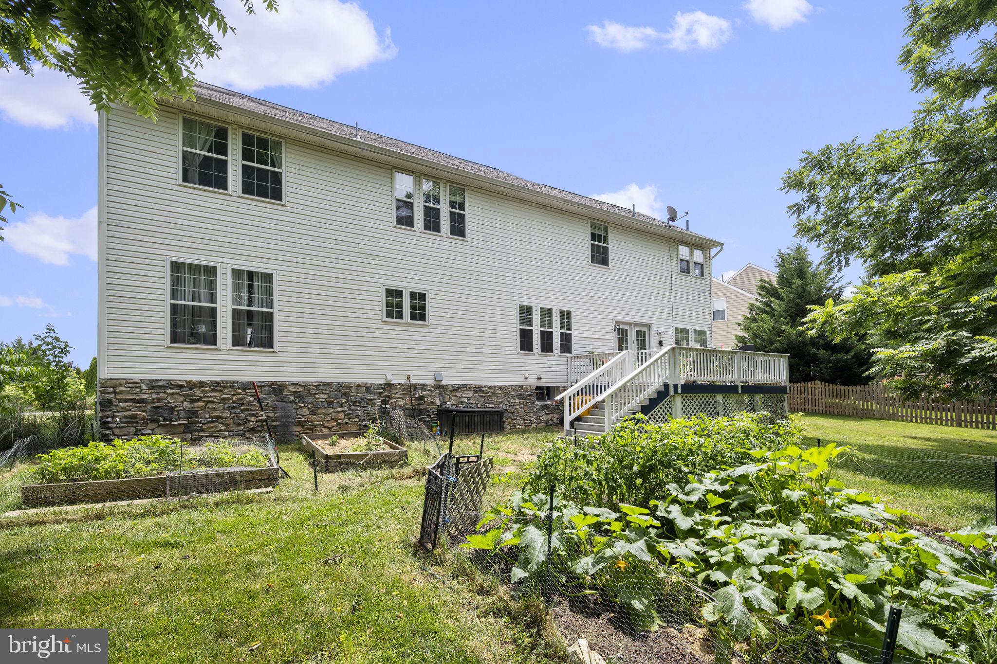 LOCUST HILL - Residential