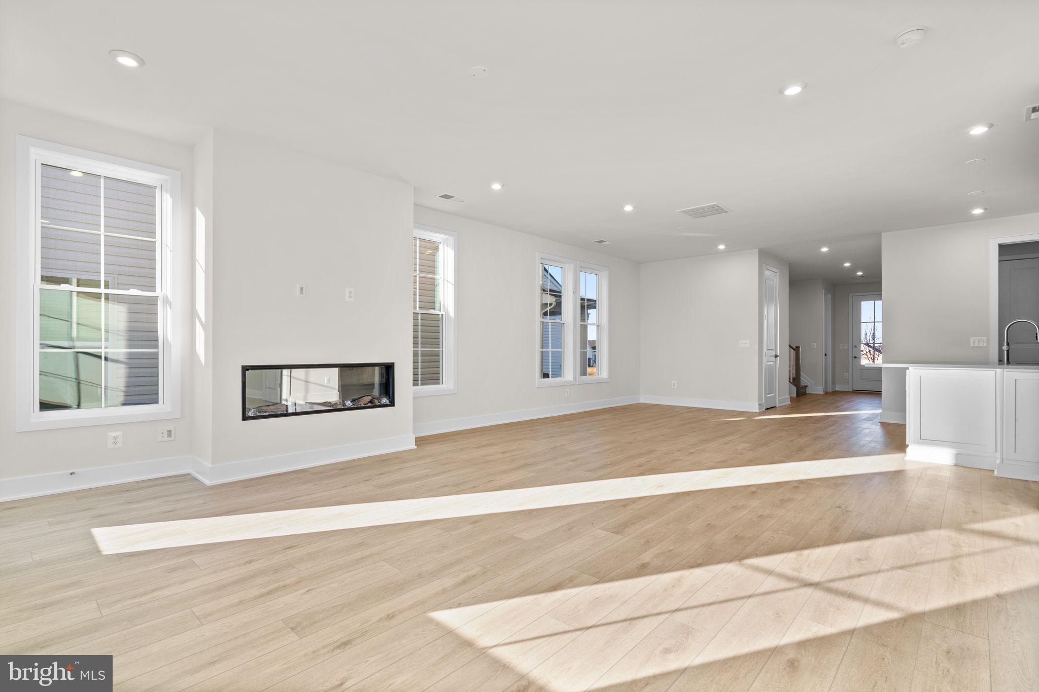 HIATT POINTE AT SNOWDEN BRIDGE - Residential