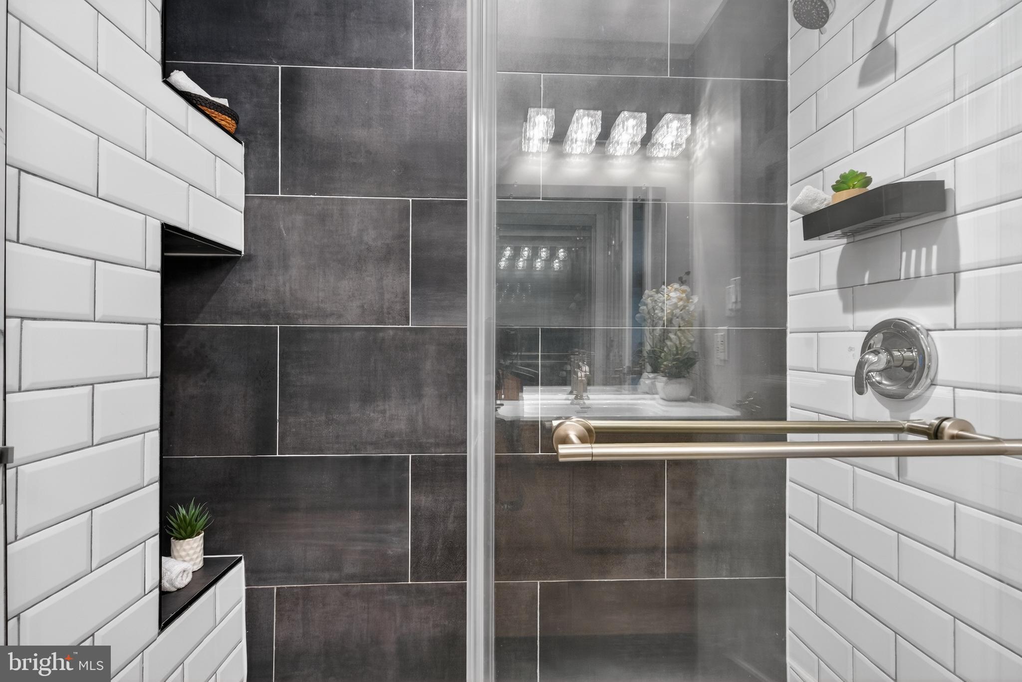 COUNTRY CREEK - Residential