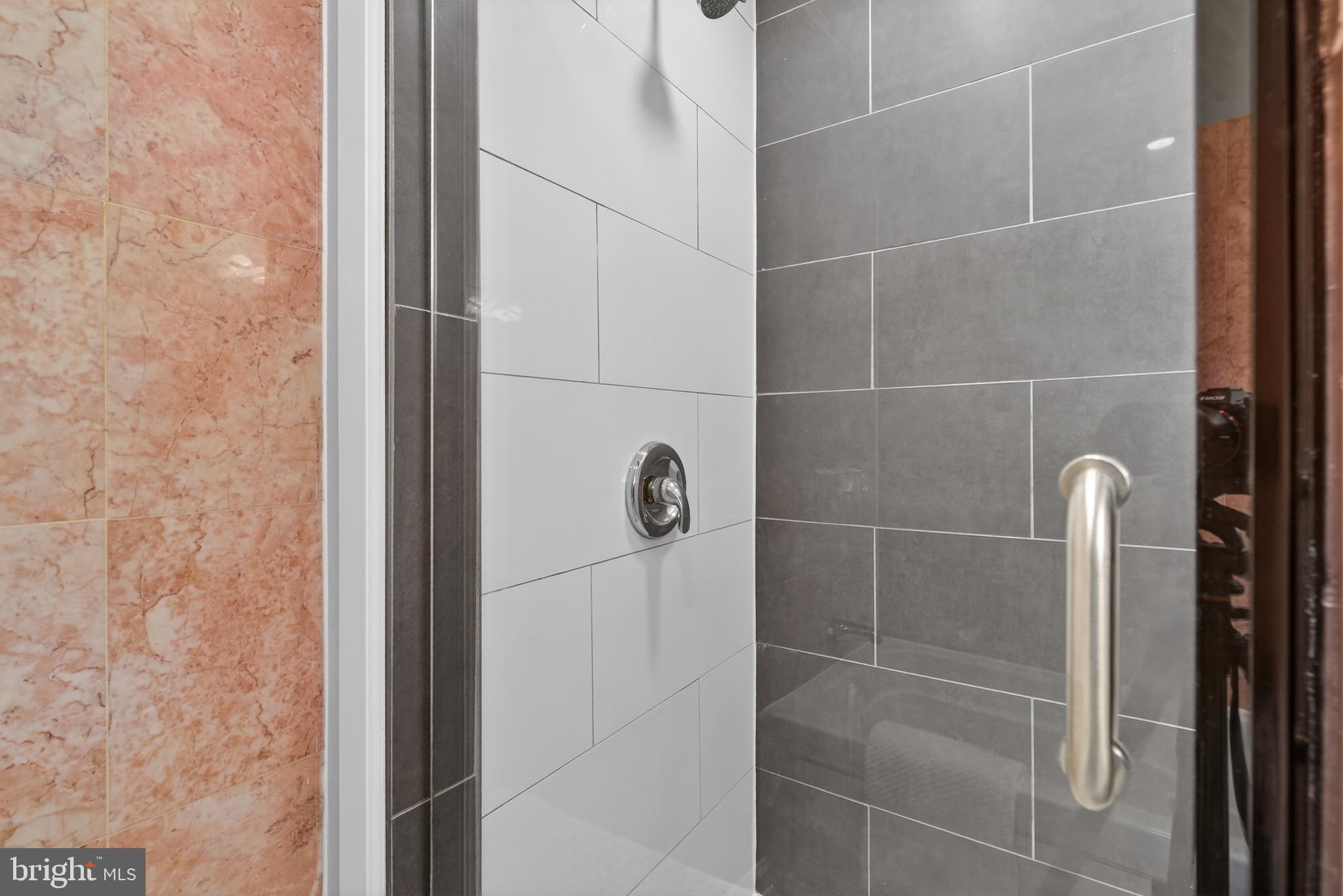 COUNTRY CREEK - Residential