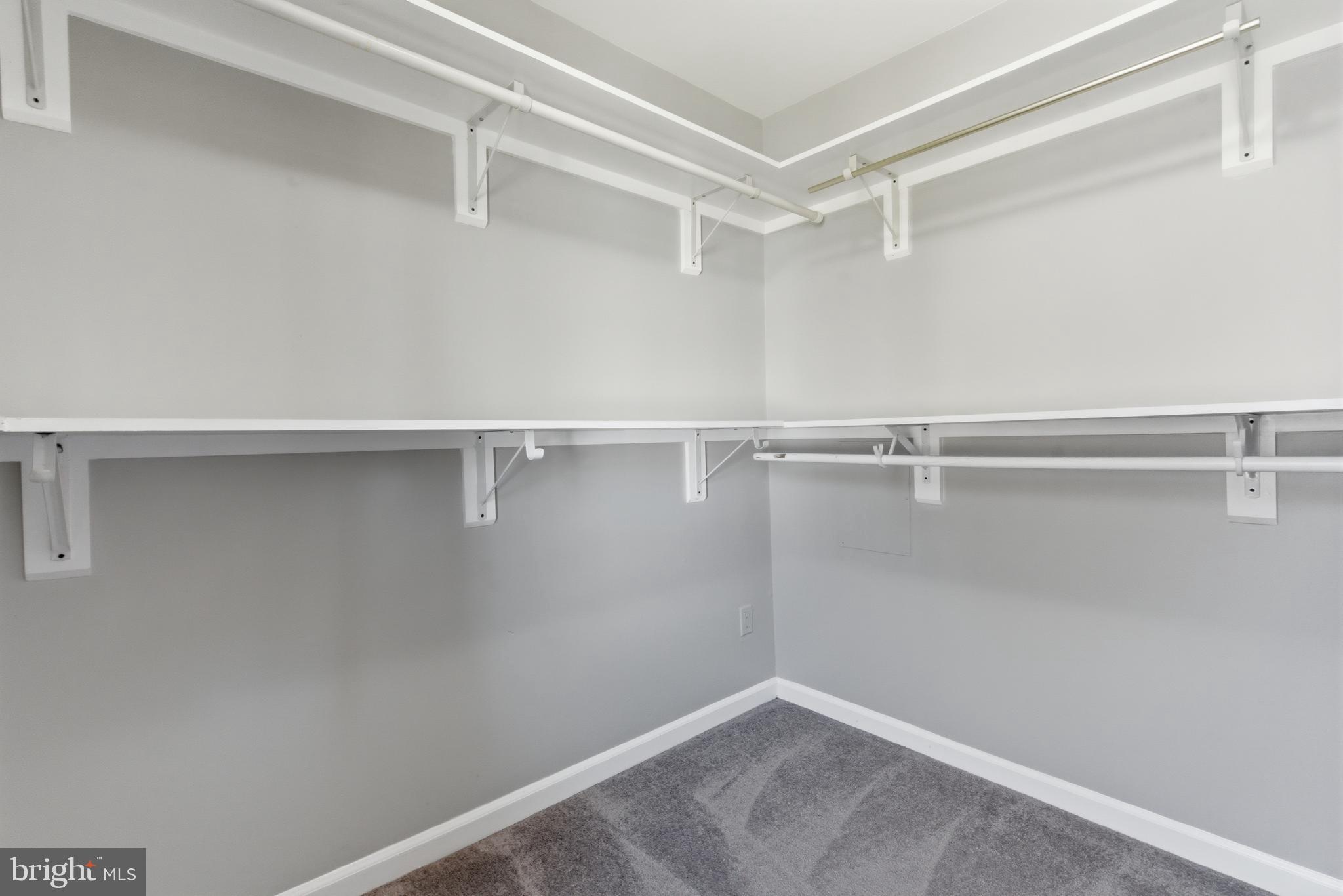 COUNTRY CREEK - Residential