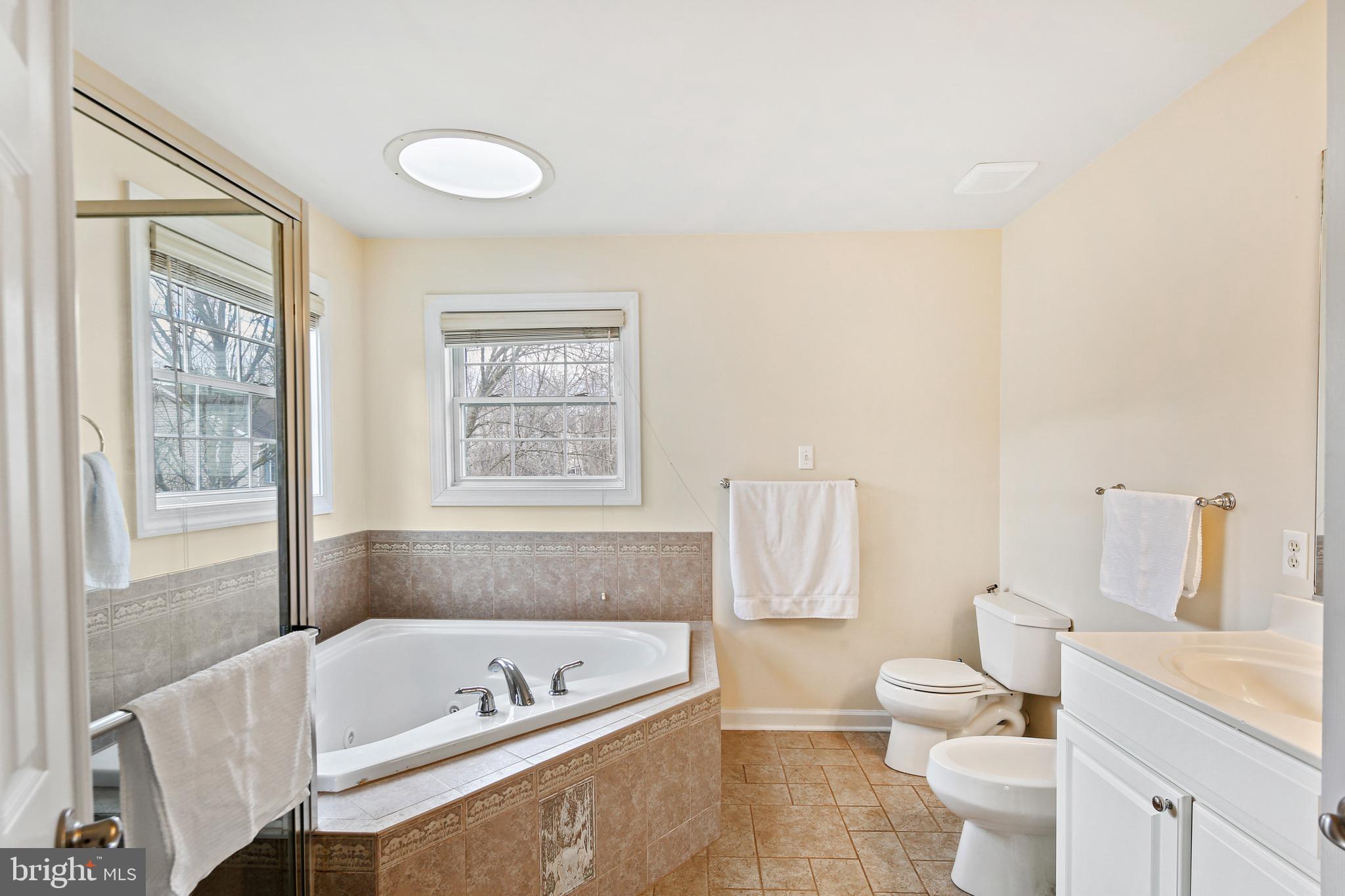 EMA'S MANOR - Residential