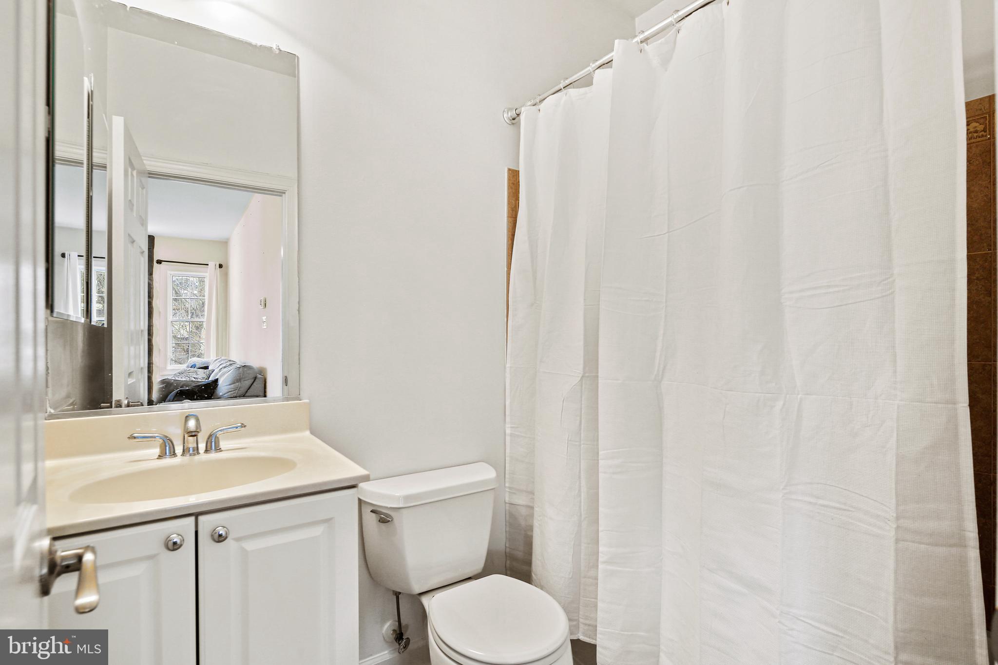 EMA'S MANOR - Residential