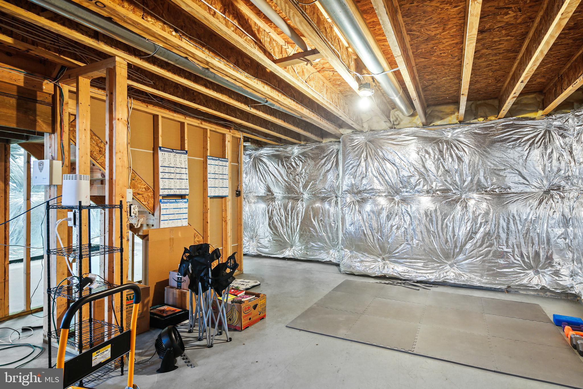 EMA'S MANOR - Residential