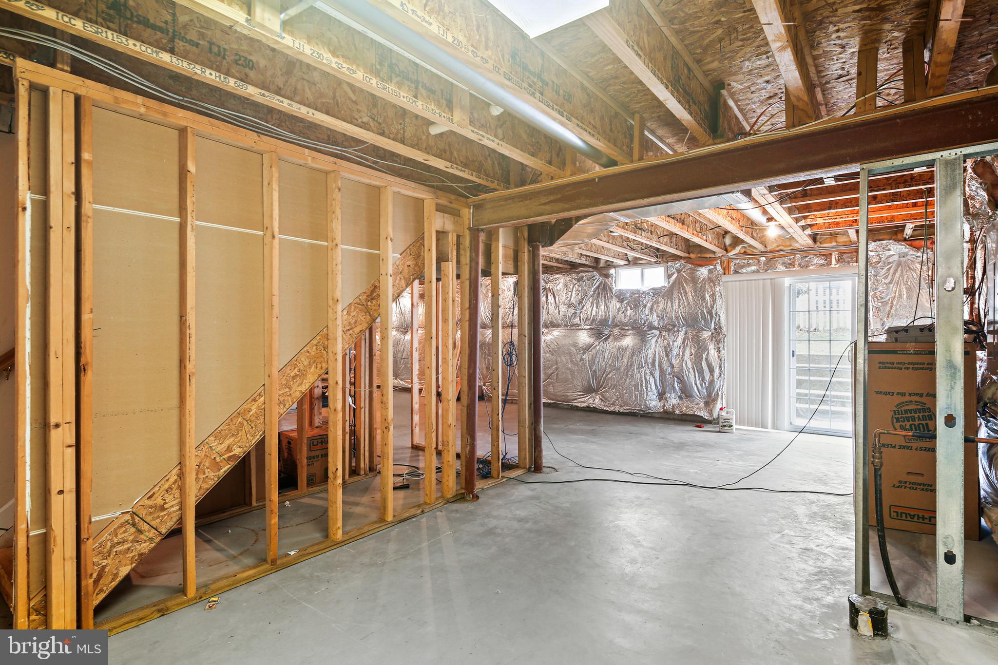 EMA'S MANOR - Residential