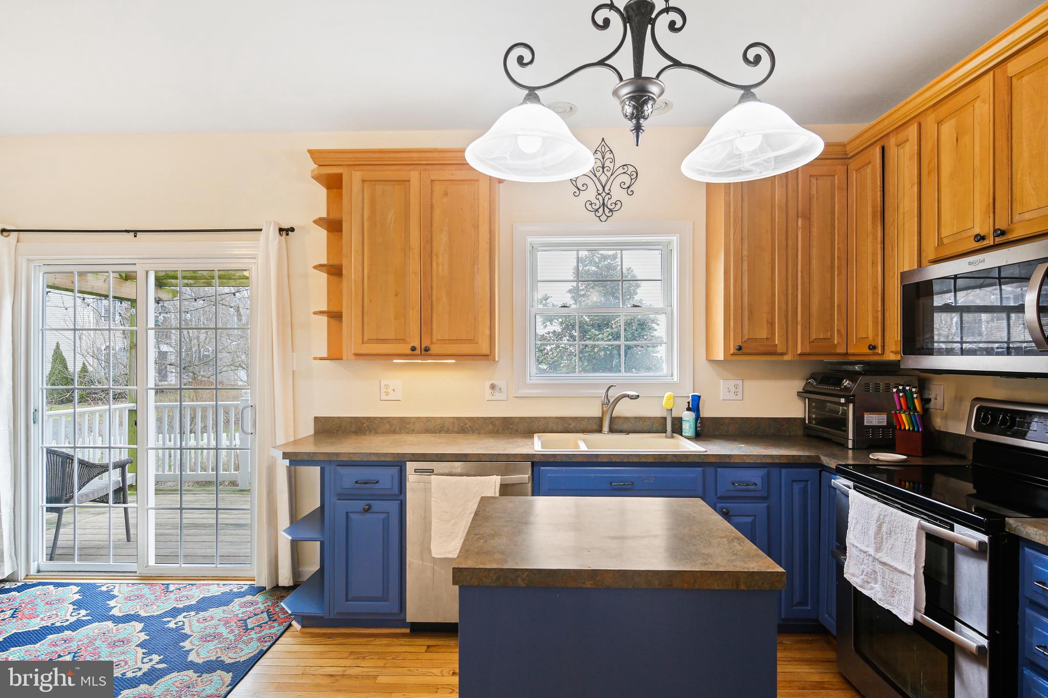 EMA'S MANOR - Residential