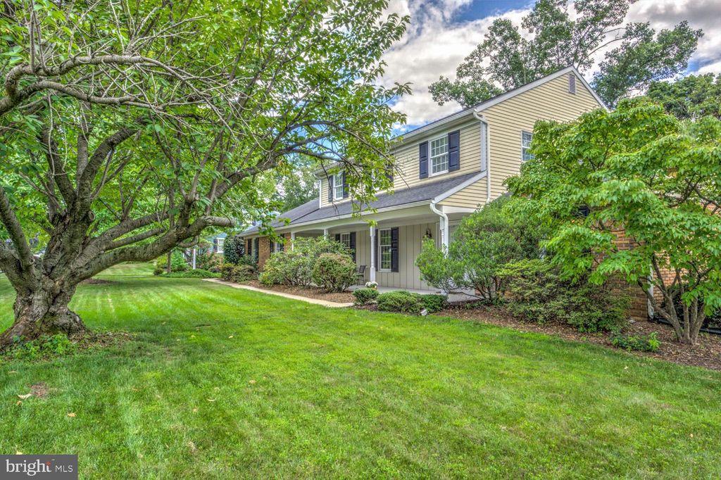 Photo of 560 LAUREL LN, LANCASTER, PA 17601 (MLS # PALA2039352)