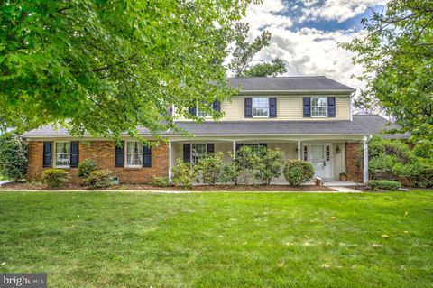 Photo of 560 LAUREL LN, LANCASTER, PA 17601 (MLS # PALA2039352)