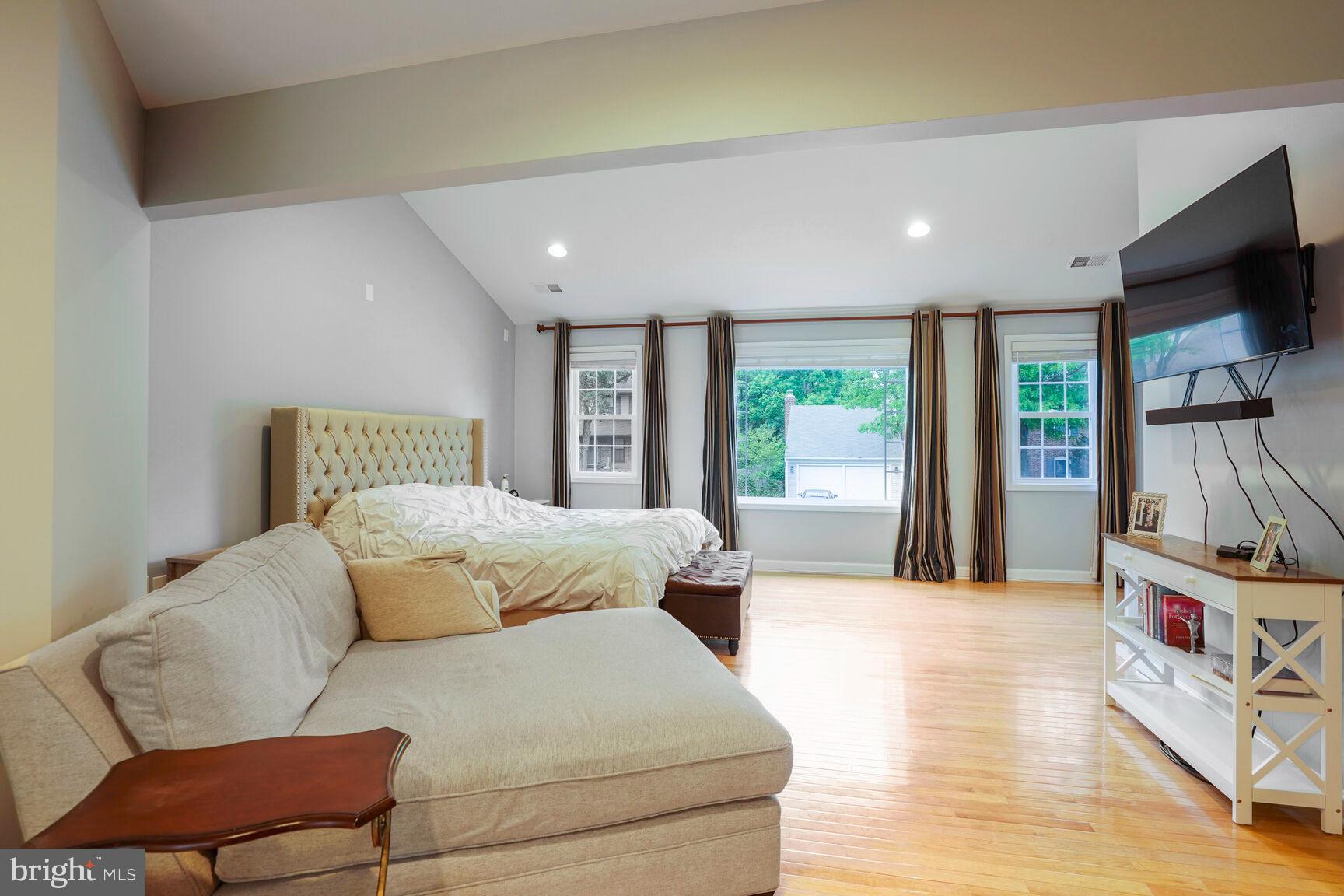 FAIR OAKS ESTATES - Residential