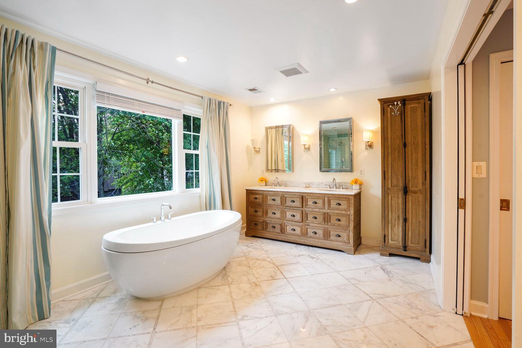 FAIR OAKS ESTATES - Residential