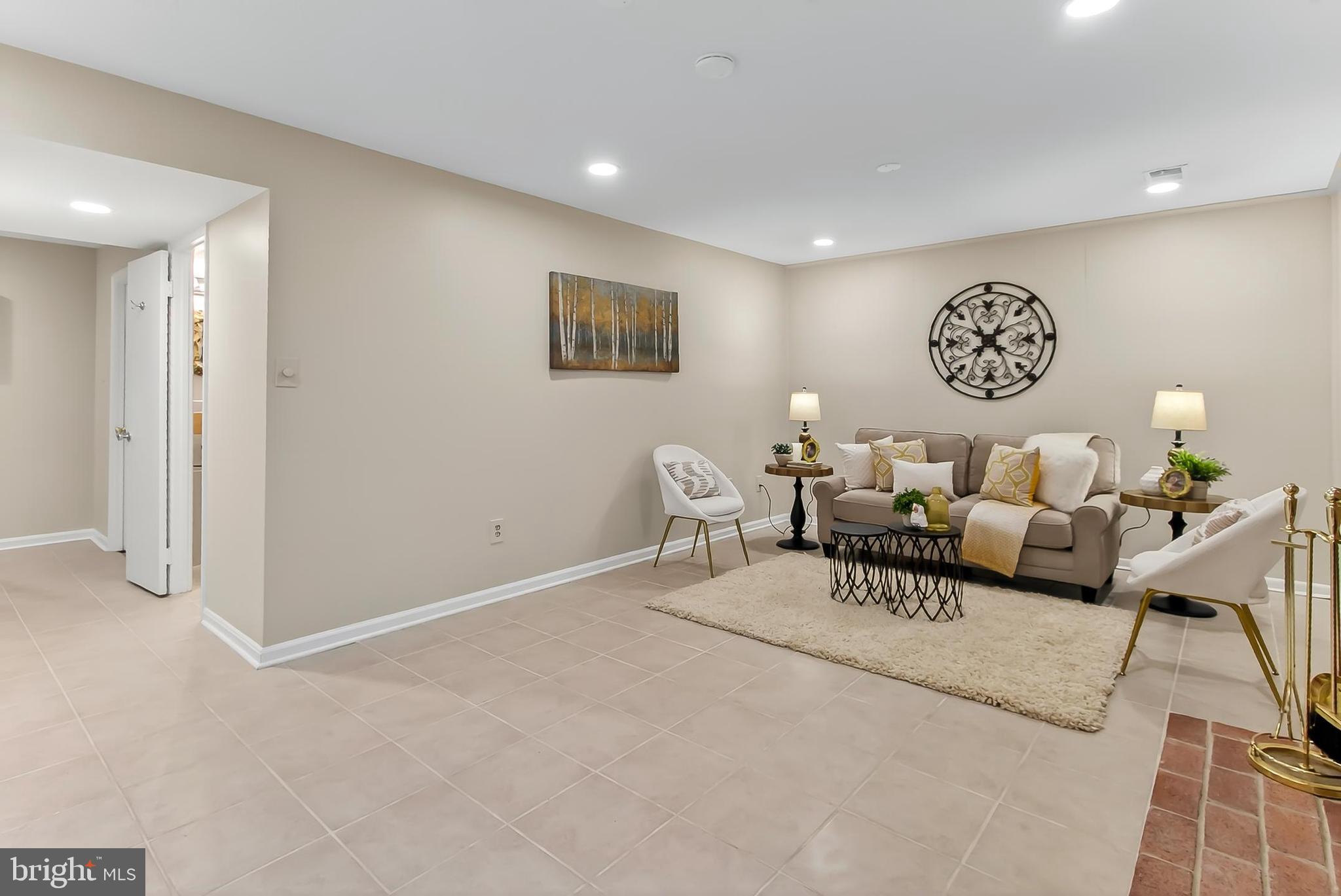 DUNN LORING VILLAGE - Residential