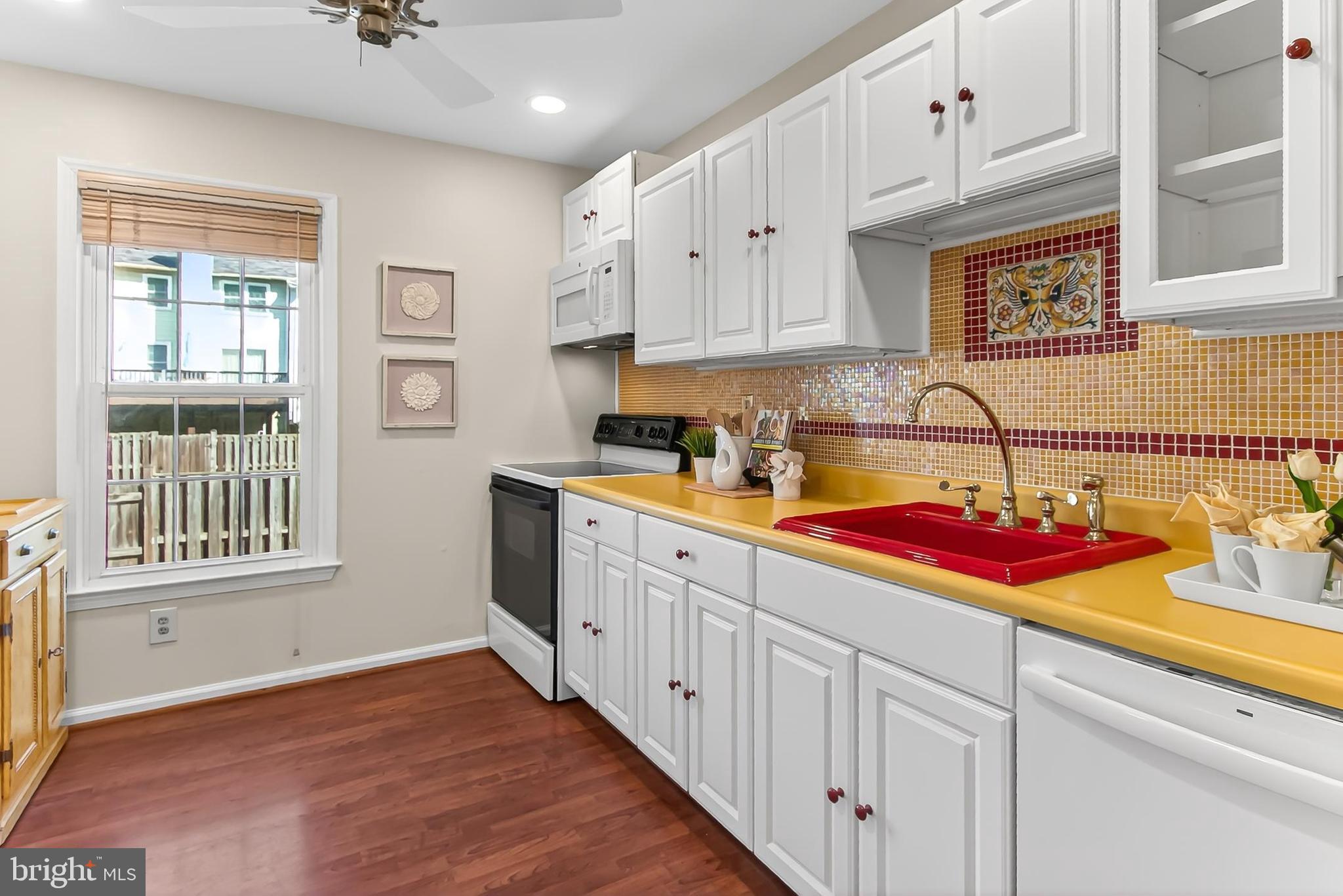 DUNN LORING VILLAGE - Residential