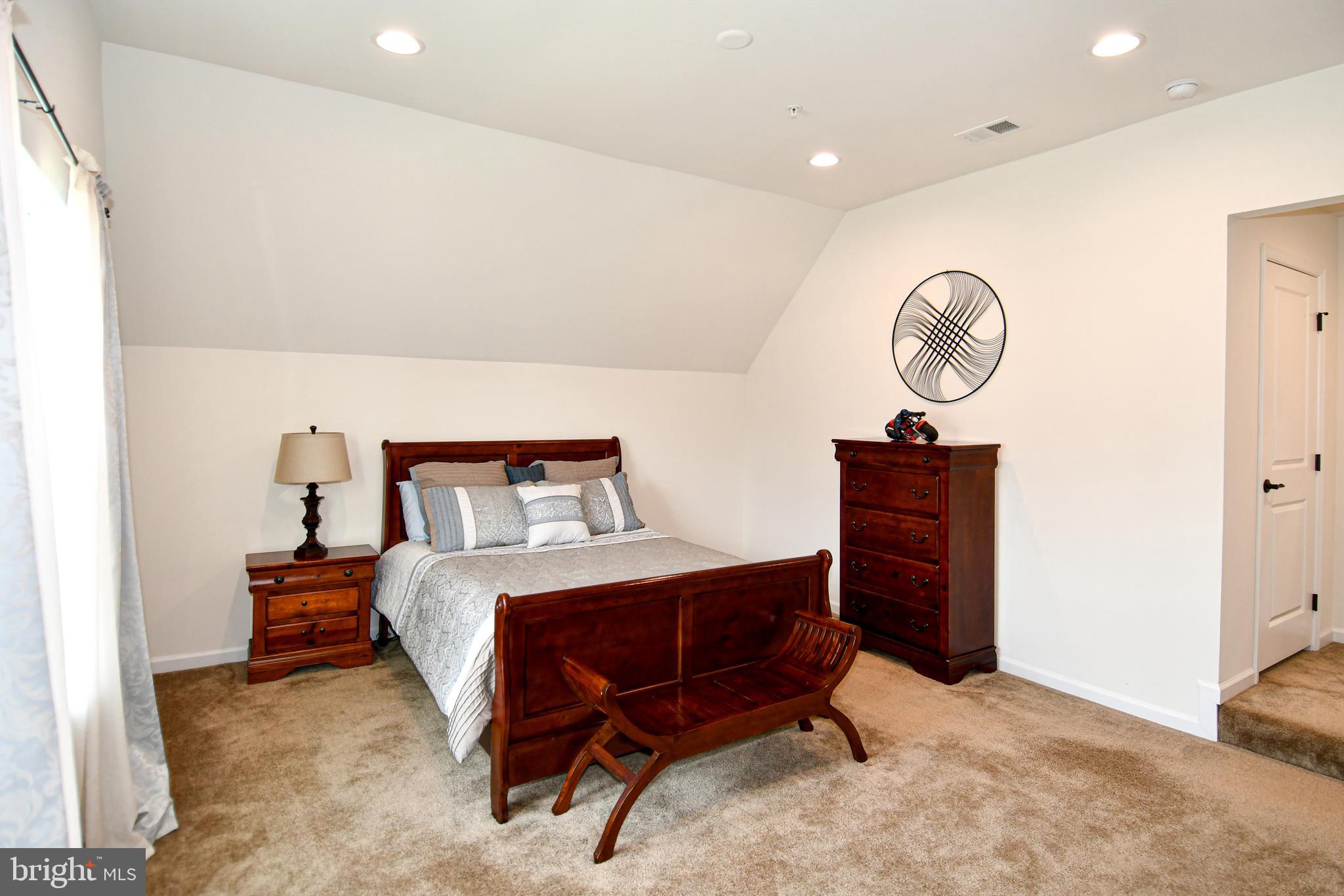 AUTUMN HILLS - Residential