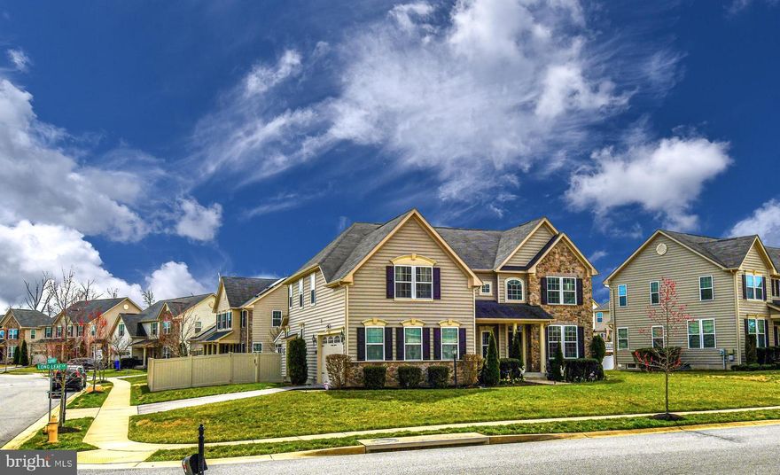 MOTIVATED SELLER! METICULOUSLY MAINTAINED 5 BEDROOM 3.5 BATH COLONIAL TOTALING 5.037 SQ FT SITTING ON .22 ACRE CORNER LOT IN SOUGHT AFTER AUTUMN HILLS COMMUNITY! MAIN LEVEL OFFERS GORGEOUS STAIRCASE! HARDWOOD FLOORING!  SEPARATE LIVING AND DINING ROOM, FAMILY ROOM HAS LIGHTED CEILING FAN,  STONE WALL W/ GAS FIREPLACE AND MANTEL.  UPDATED KITCHEN HAS GRANITE COUNTERTOPS, SS APPLIANCES AND BREAKFAST BAR.  SUNFILLED BREAKFAST ROOM W/ DOOR ACCESS TO EXTERIOR REAR SCREENED IN PORCH!  SEPARATE LAUNDRY ROOM W/ DOOR ACCESS TO 2 CAR GARAGE.  UPPER LEVEL PRIMARY EN-SUITE HAS TRAY CEILING W/ LIGHTED CEILING FAN!  2 ORGANIZED WALK-IN CLOSETS! DOOR ACCESS TO PRIMARY BATHROOM W/ OVERSIZED TUB, SEPARATE SHOWER AND PRIVATE WATER CLOSET.  4 ADDITIONAL SPACIOUS  BEDROOMS AND HALLWAY BATHROOM.  LOWER LEVEL HAS FULL BATHROOM, DEN, RECREATIONAL ROOM,  W/ DOOR ACCESS TO REAR FENCED IN YARD AND GYM OR COULD BE 6TH BEDROOM!  BUILT-IN SURROUND SOUND!  GREAT COMMUNITY! CLOSE TO SHOPS AND RESTAURANTS!