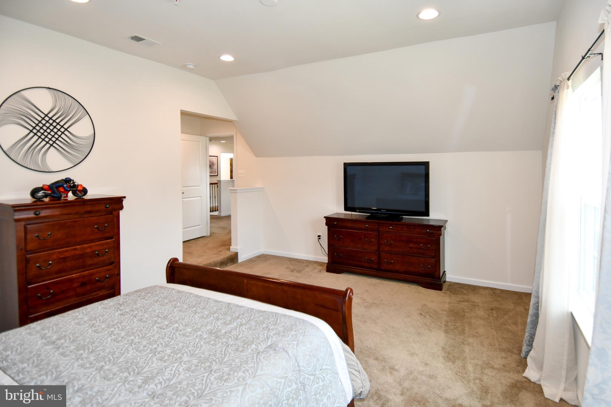 AUTUMN HILLS - Residential