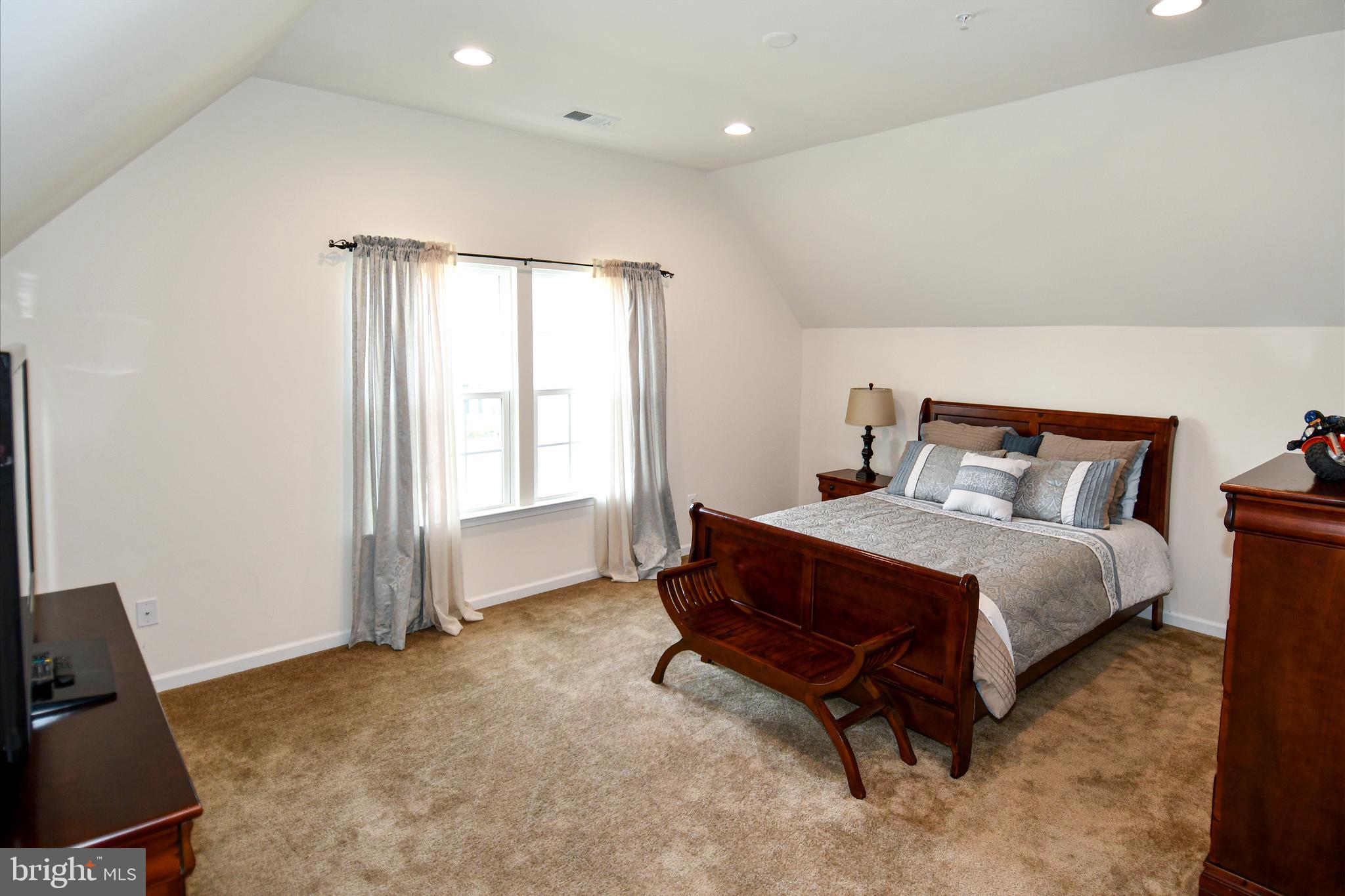 AUTUMN HILLS - Residential