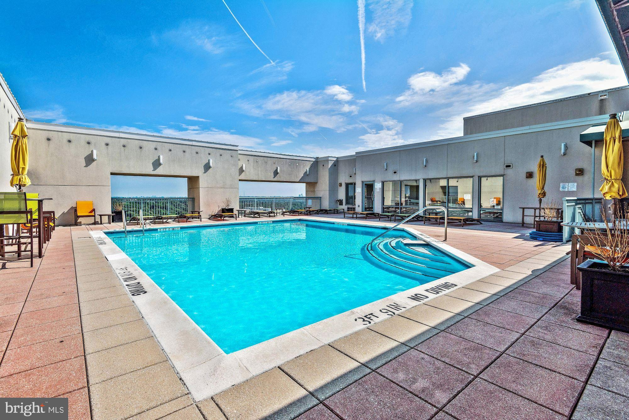 851 N GLEBE ROAD 802