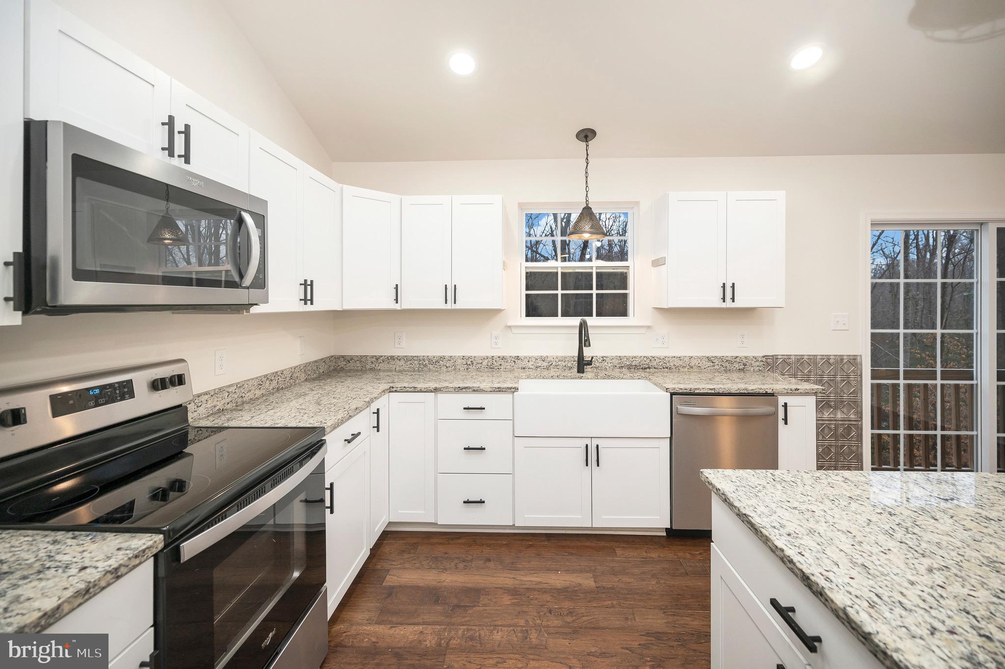 OAKWOOD LAKE ESTATES - Residential