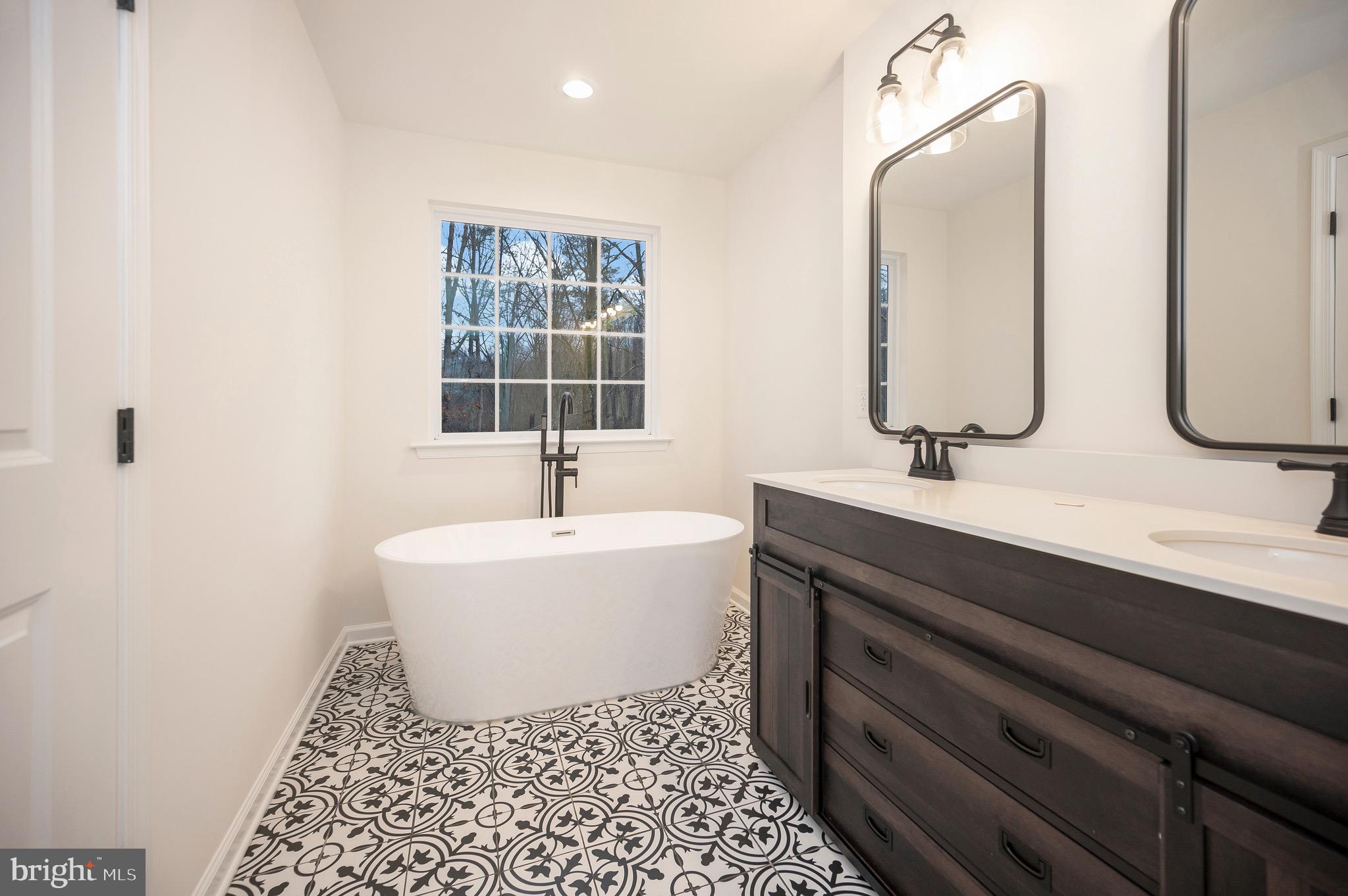 OAKWOOD LAKE ESTATES - Residential