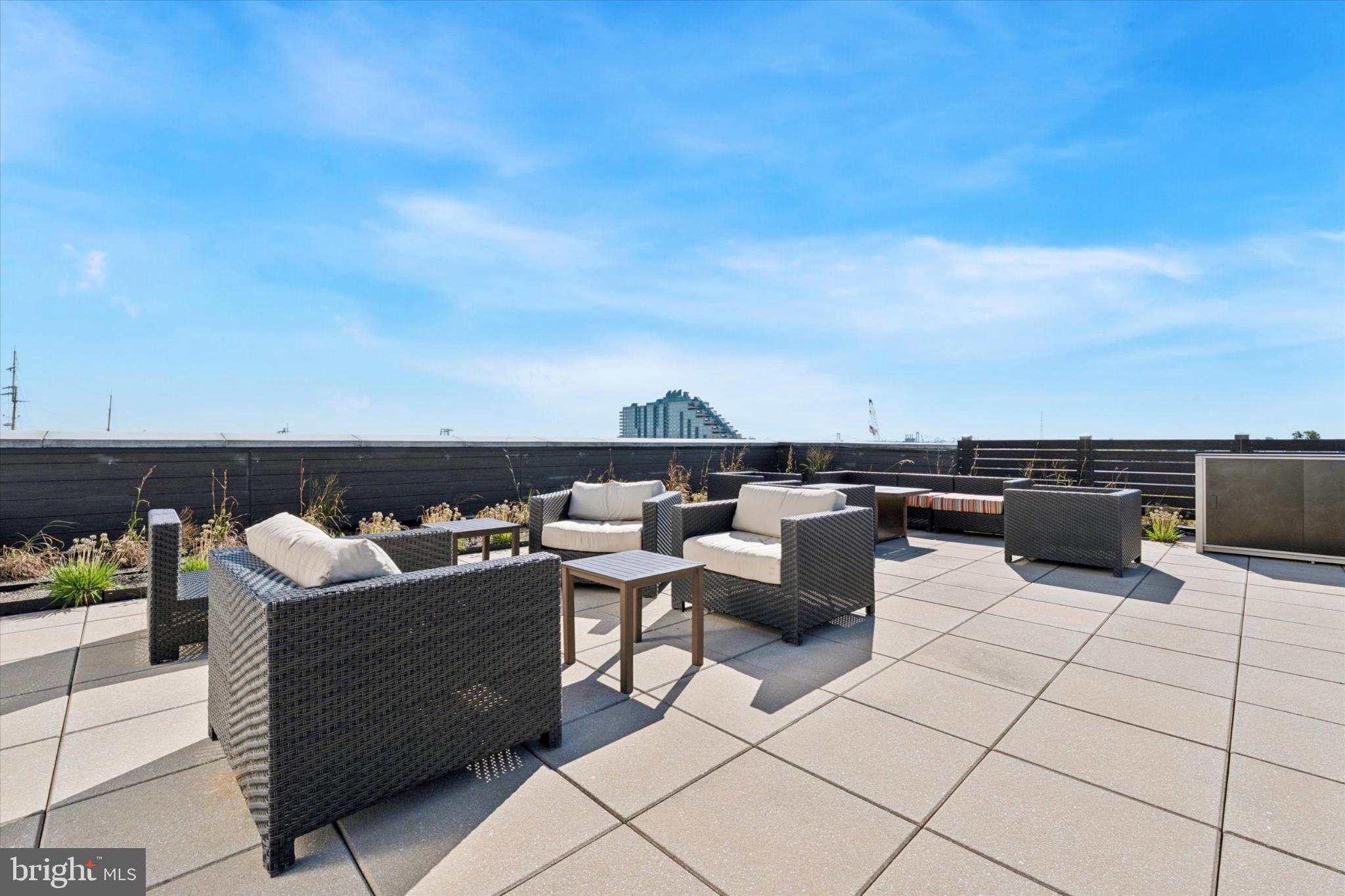 SOCIETY HILL - Residential