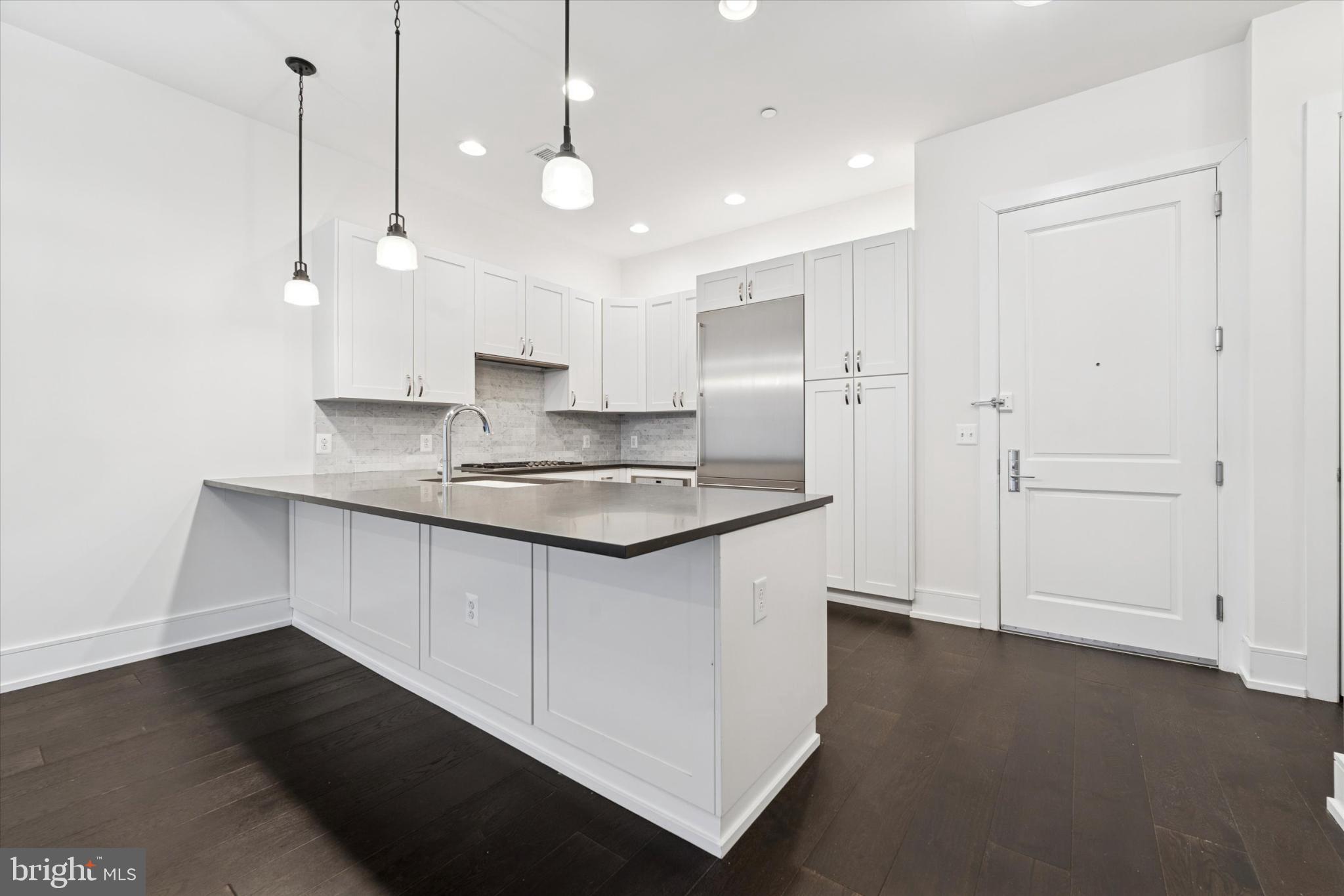 SOCIETY HILL - Residential