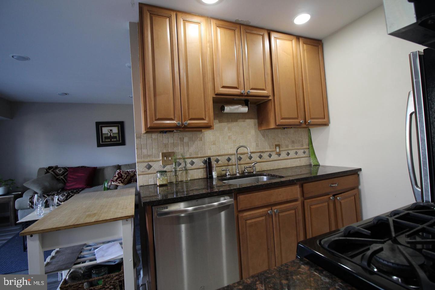 ANNANDALE WOODS - Residential Lease