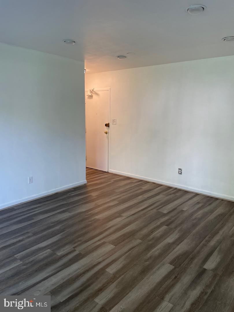 ANNANDALE WOODS - Residential Lease