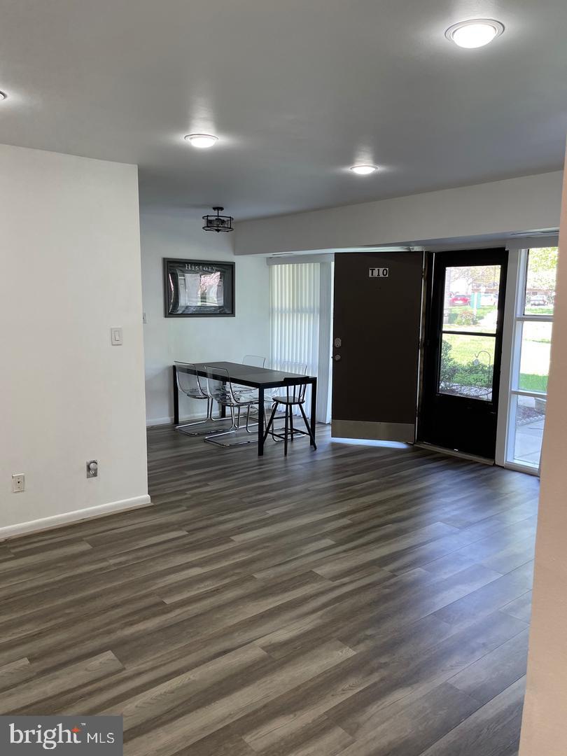 ANNANDALE WOODS - Residential Lease