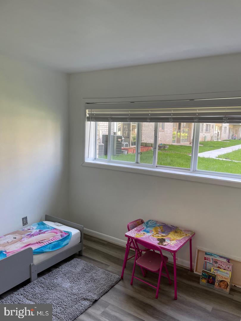 ANNANDALE WOODS - Residential Lease