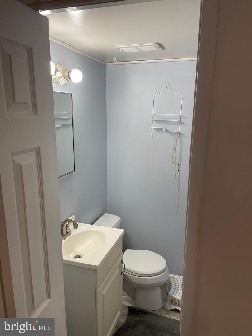 ANNANDALE WOODS - Residential Lease